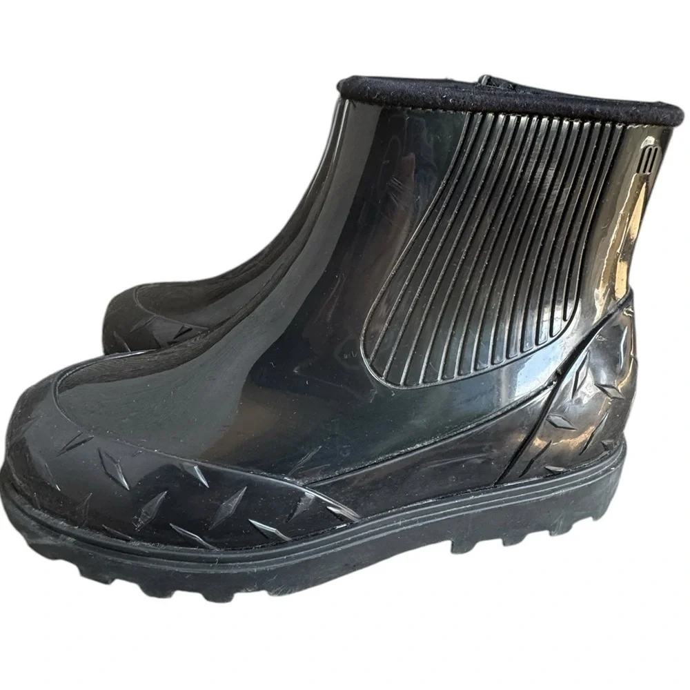 Melissa rubber Ankle zip up Boots size 6